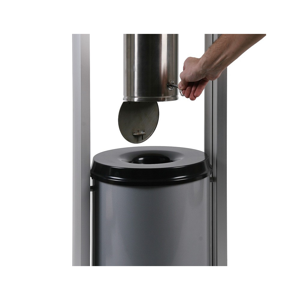 Mesa com Cinzeiro Exterior