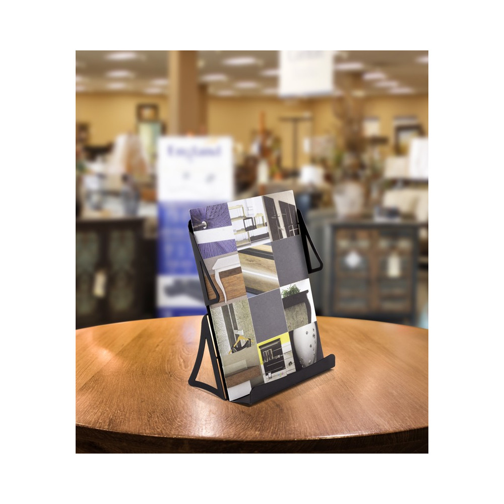 Suporte de metal dobrado à mão para porta folhetos - Hand Folded Metal Holder