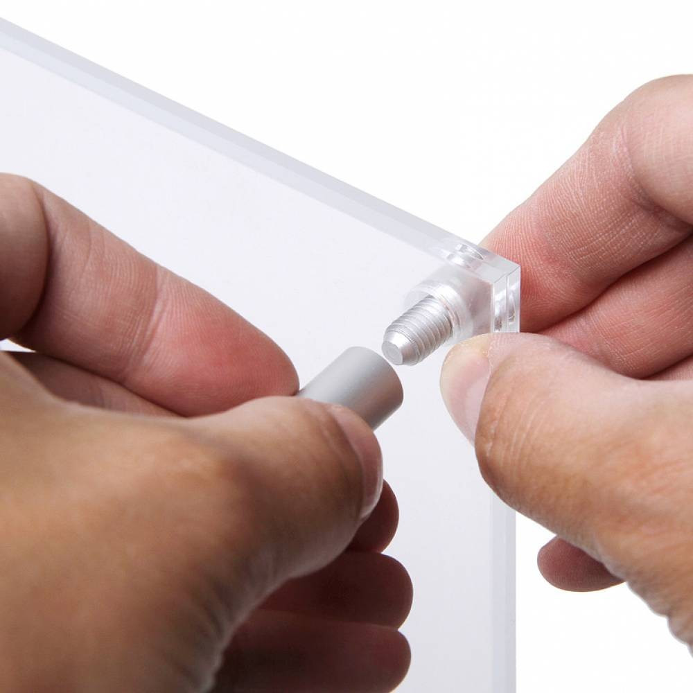 Painel sanduíche para montagem na parede